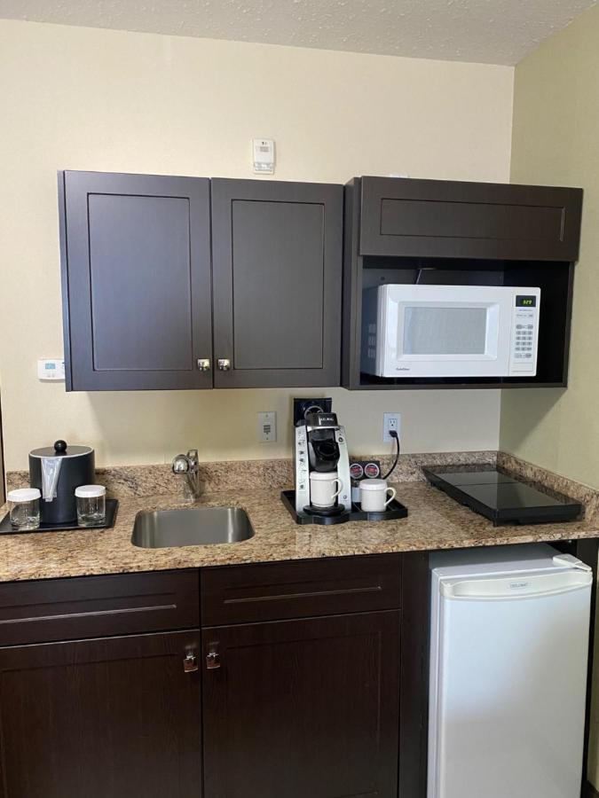 Best Western Plus Red Deer Inn & Suite מראה חיצוני תמונה