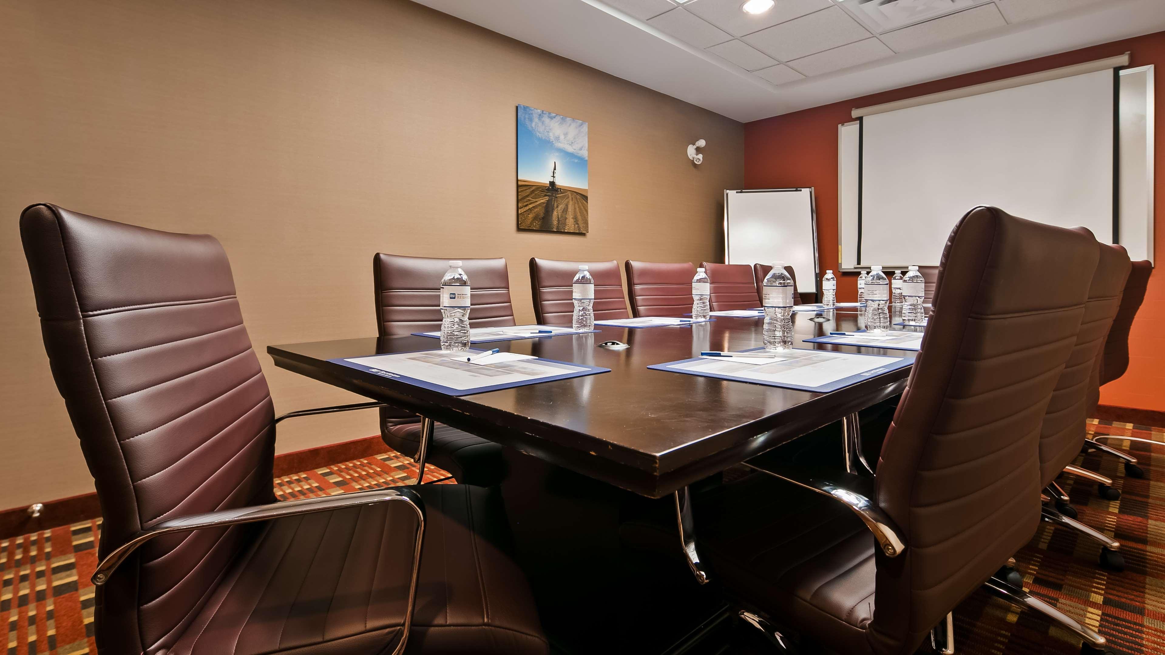 Best Western Plus Red Deer Inn & Suite מראה חיצוני תמונה