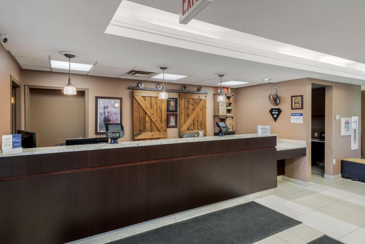 Best Western Plus Red Deer Inn & Suite מראה חיצוני תמונה